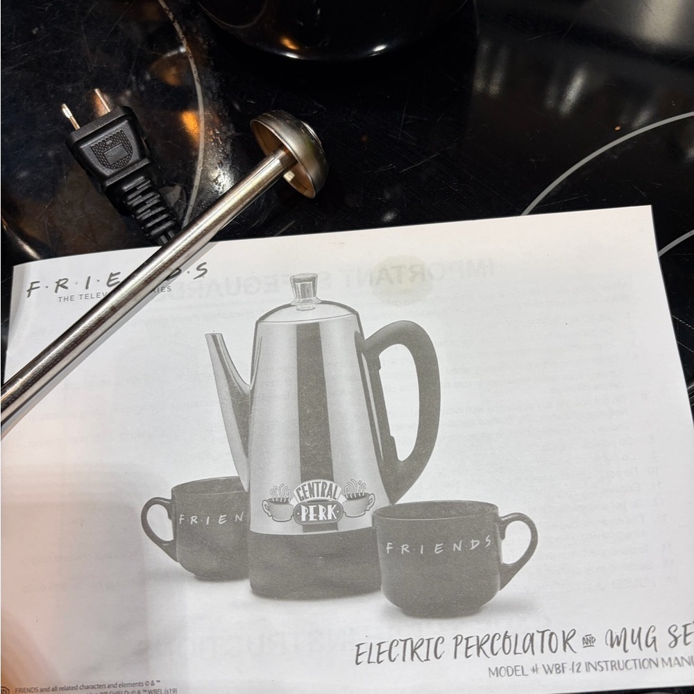 Warner Bros. Central Perk Coffee Set - Black and Silver - Picture 2 of 9